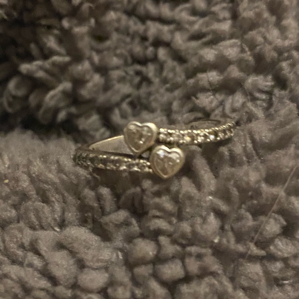 Pandora two sparkling hearts ring